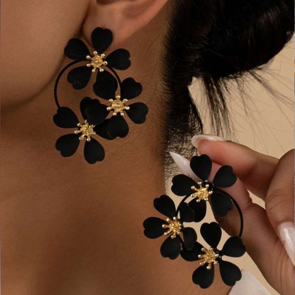 Elegant Black and Gold Floral Earrings, Gold and Black Flower Earrings